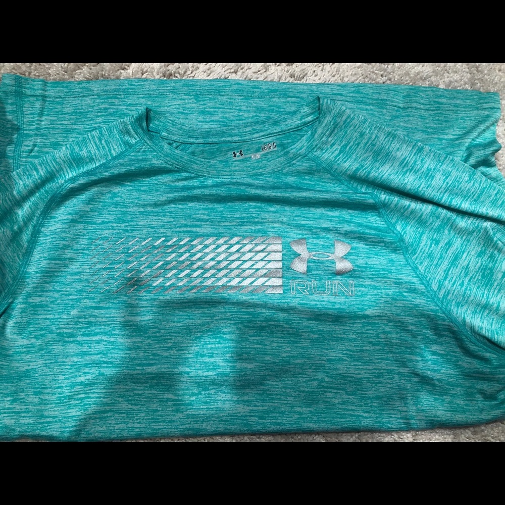 Men’s under Armour tee